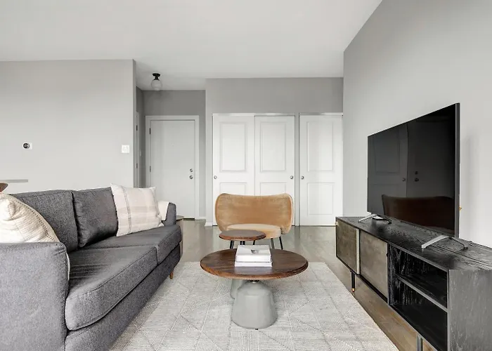 Lakeview 1br W Wd Nr L Wrigley Field Chi-472 * Chicago